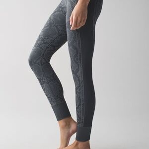 Lululemon Tight Stuff Tight Snake Skin Gray Seamless Leggings High Rise Yoga‎